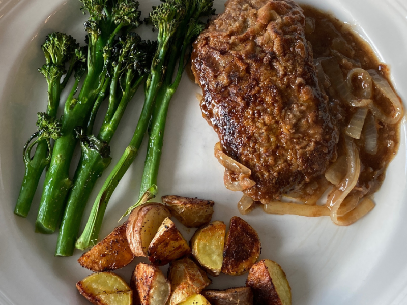 Eating Well Made Easy: Cube Steak in Gluten Free Gravy with Onions